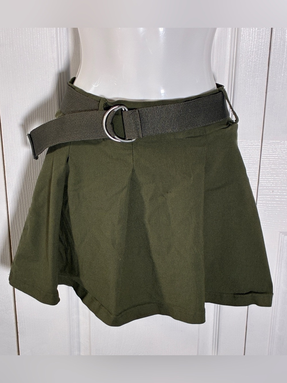 Kroix Olive Army Green Pleated Mini Skirt with D-Ring Belt Size XL